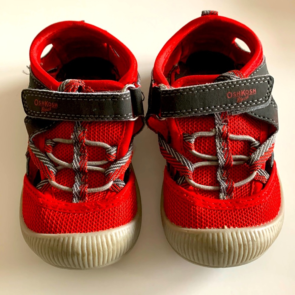 Oshkosh red and black water shoes size 6